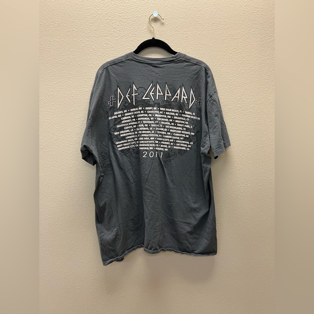 American Apparel - Men’s 2XL - Gray Graphic T-Shirt “Def Leppard” - Picture 6 of 6